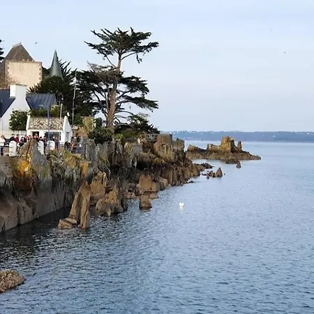 Maison 4 Personnes - *